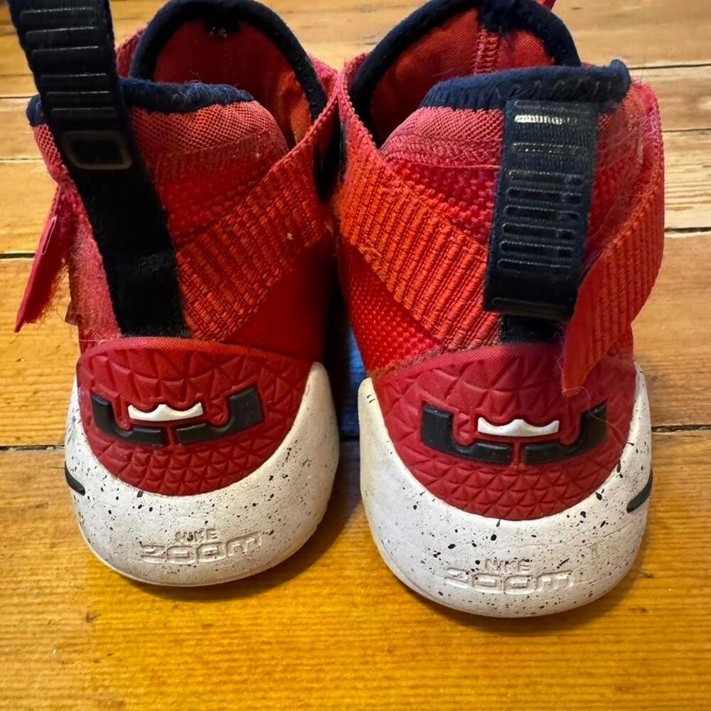 Nike LeBron James Soldier XI University Red Sz 5Y - Picture 3 of 6